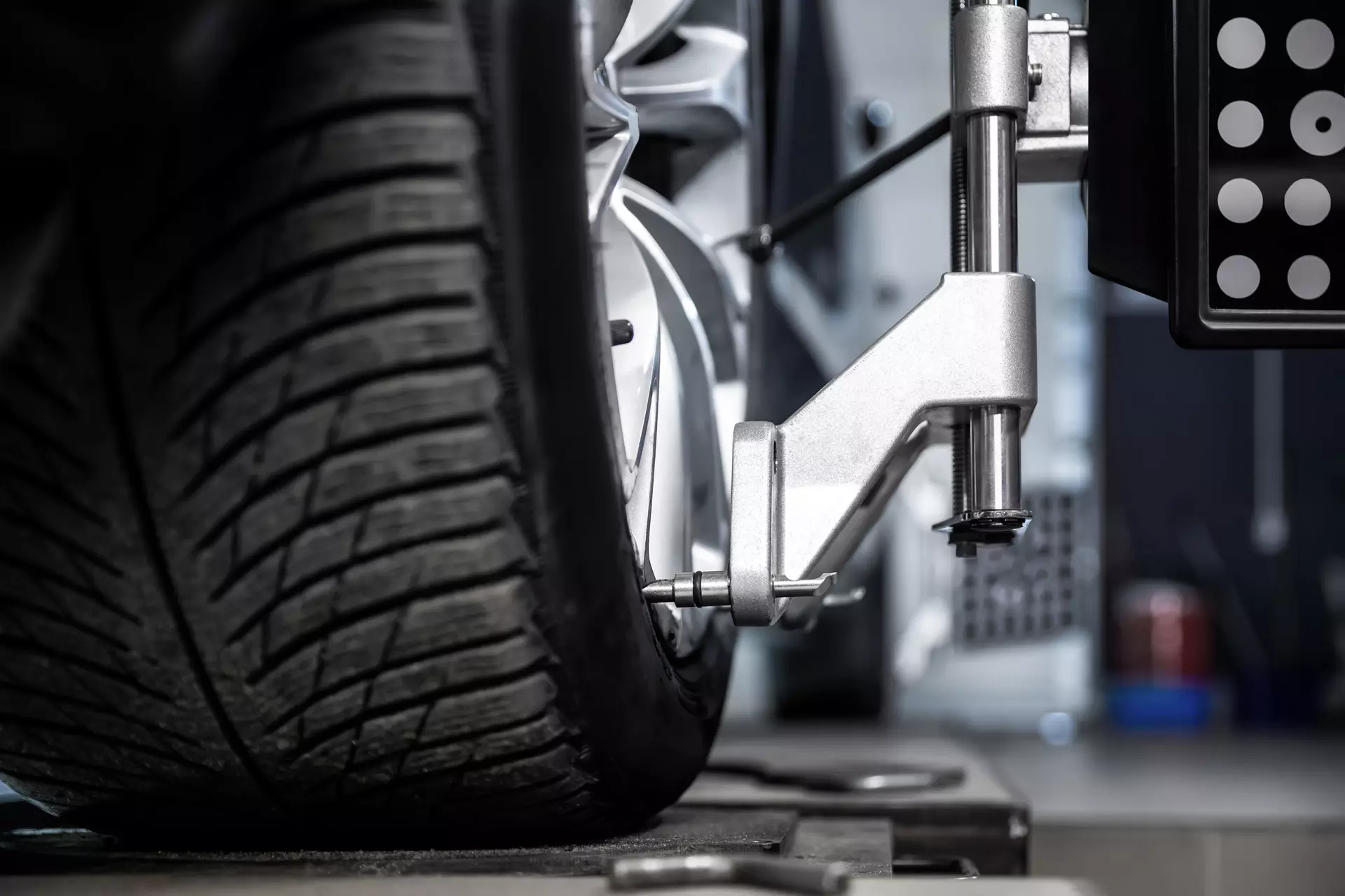 How Proper Wheel Alignment Contributes to Vehicle Performance